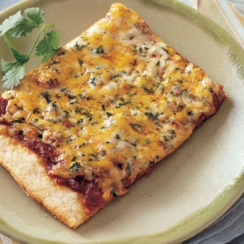 Enliven Your Table with a Zesty Chipotle Pizza